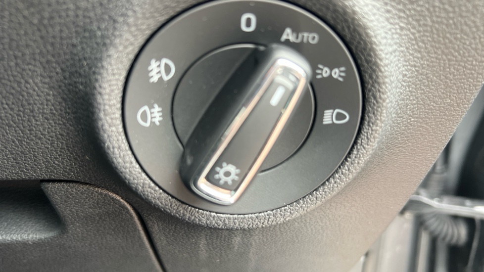 Skoda Karoq 1.5 TSI SE L 5dr DSG Petrol Estate - Image 29