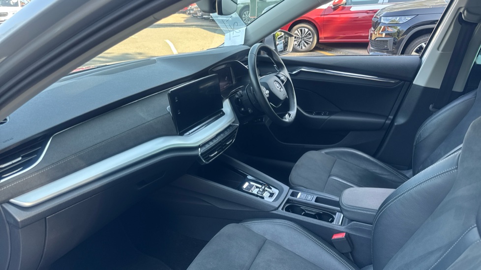 Skoda Octavia 1.4 TSI iV SE L DSG 5dr Estate - Image 2