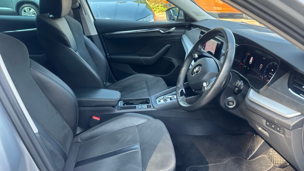 Skoda Octavia 1.4 TSI iV SE L DSG 5dr Estate - Image 15