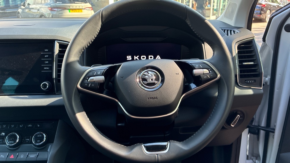 Skoda Karoq 1.5 TSI SE L 5dr DSG Petrol Estate - Image 2