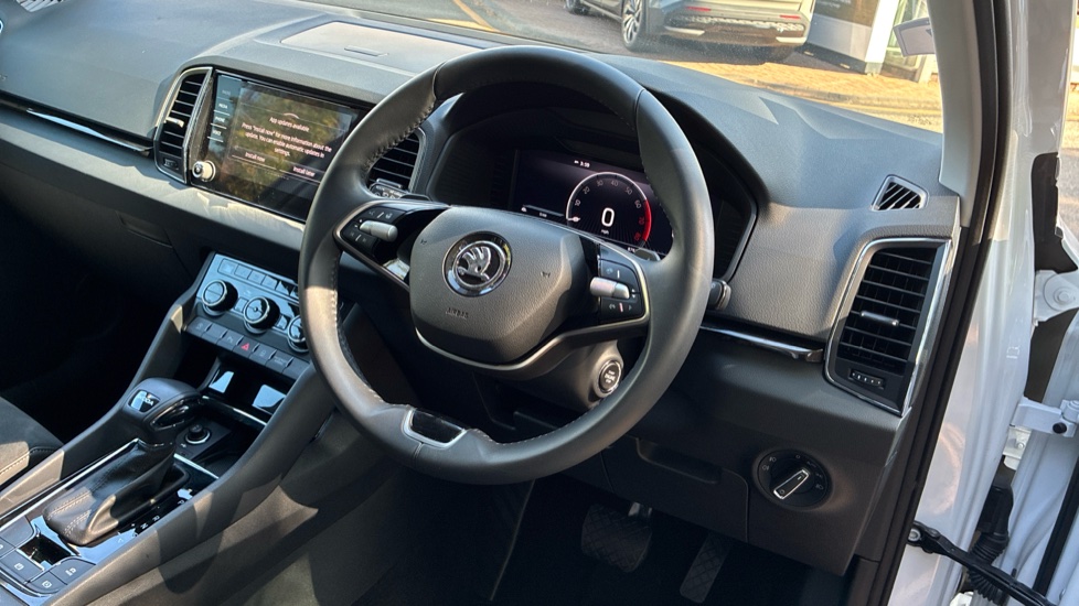 Skoda Karoq 1.5 TSI SE L 5dr DSG Petrol Estate - Image 6