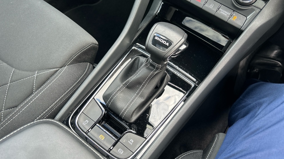 Skoda Karoq 1.5 TSI Sportline 5dr DSG Petrol Estate - Image 14