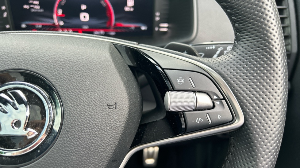 Skoda Karoq 1.5 TSI Sportline 5dr DSG Petrol Estate - Image 18