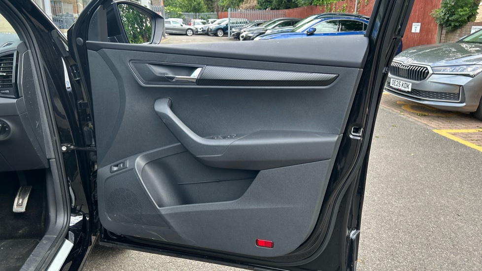 Skoda Karoq 1.5 TSI Sportline 5dr DSG Petrol Estate - Image 19