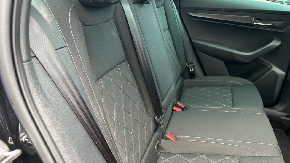 Skoda Karoq 1.5 TSI Sportline 5dr DSG Petrol Estate - Image 35