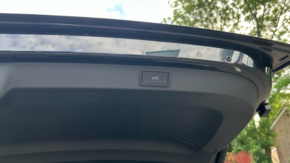 Skoda Karoq 1.5 TSI Sportline 5dr DSG Petrol Estate - Image 36