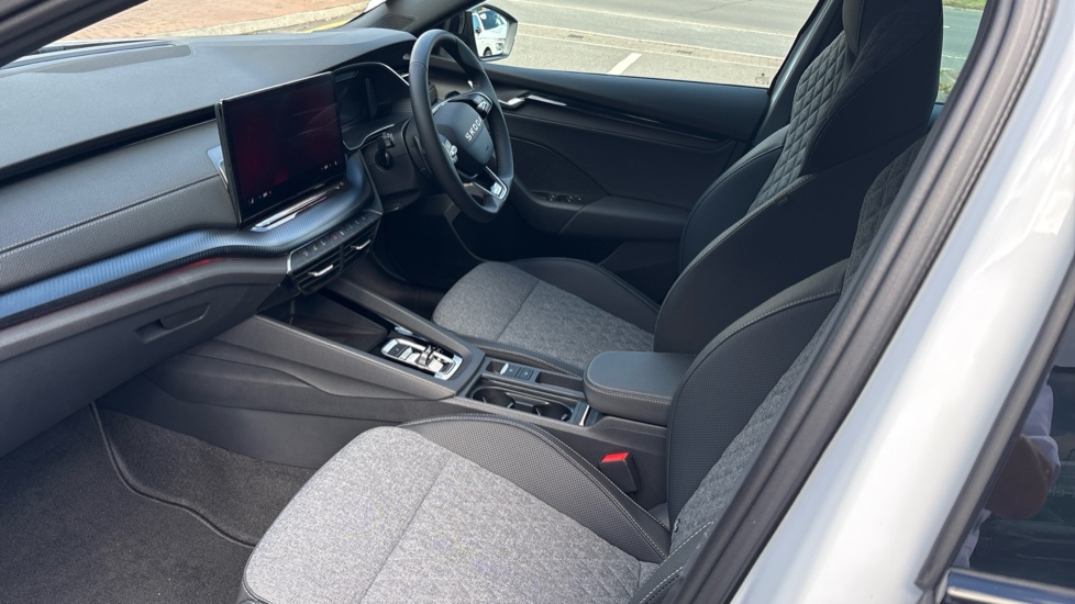 Skoda Octavia 2.0 TDI 150 Sportline 5dr DSG Diesel Hatchback - Image 2