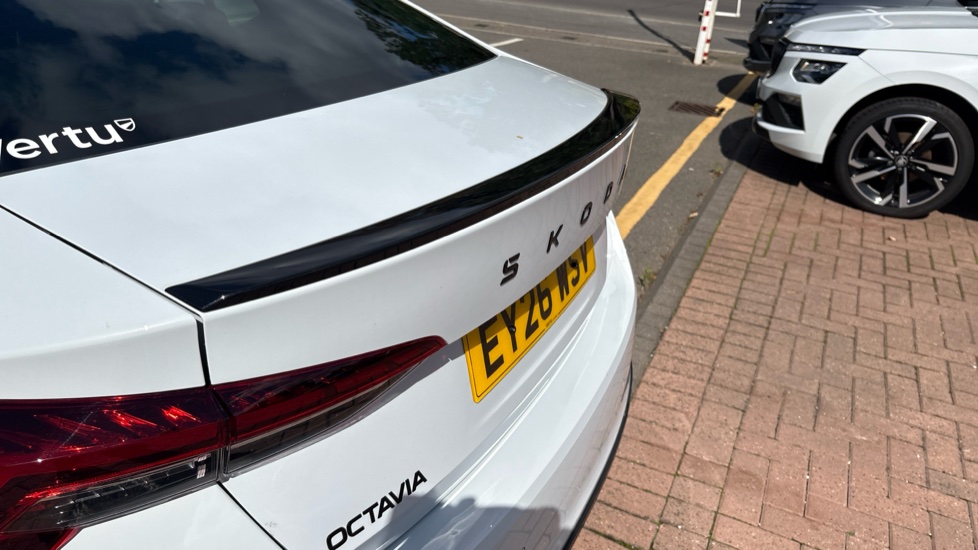 Skoda Octavia 2.0 TDI 150 Sportline 5dr DSG Diesel Hatchback - Image 43