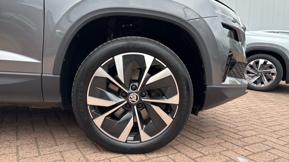 Skoda Karoq 1.5 TSI SE L 5dr DSG Petrol Estate - Image 5