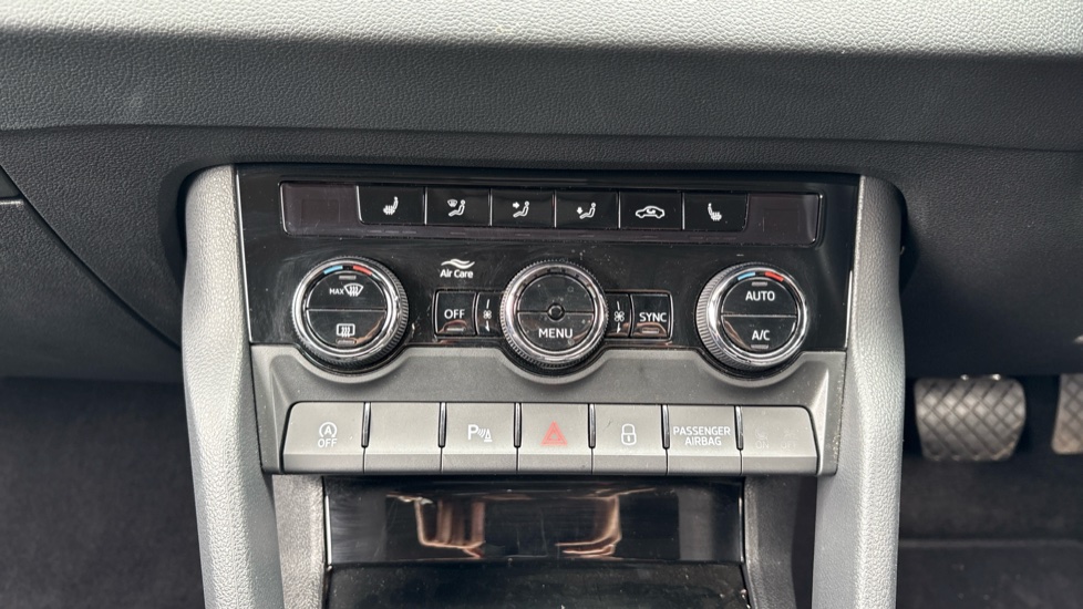 Skoda Karoq 1.5 TSI SE L 5dr DSG Petrol Estate - Image 13