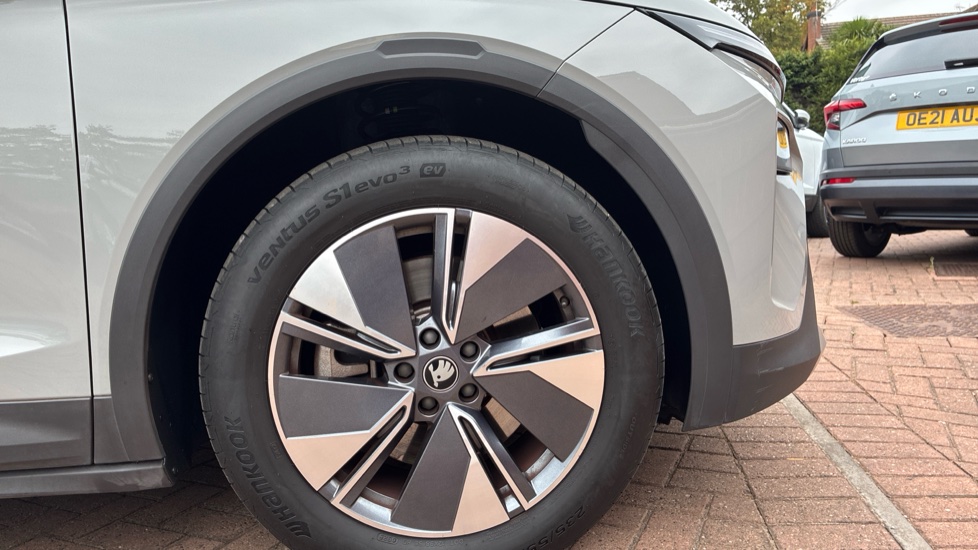 Skoda Elroq 210kW 85 Edition 82kWh 5dr Auto Electric Estate - Image 5