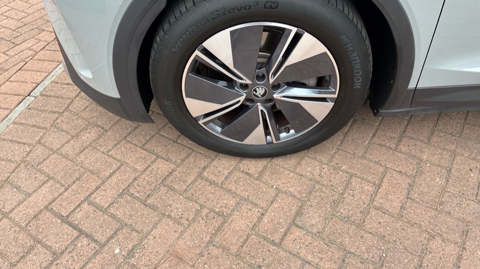Skoda Elroq 210kW 85 Edition 82kWh 5dr Auto Electric Estate - Image 31