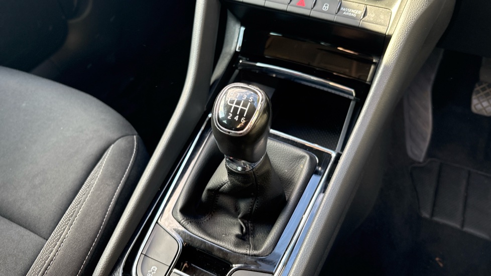 Skoda Karoq 1.0 TSI SE Drive 5dr Petrol Estate - Image 14