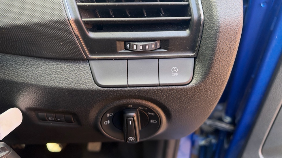 Skoda Fabia 1.0 TSI Colour Edition 5dr Petrol Hatchback - Image 21