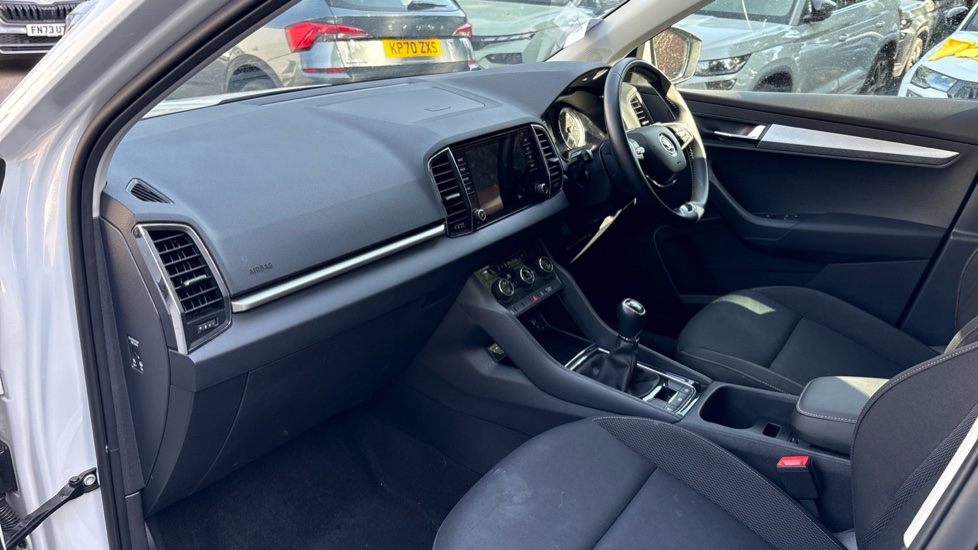 Skoda Karoq 1.0 TSI SE Drive 5dr Petrol Estate - Image 2