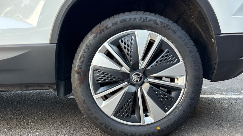 Skoda Karoq 1.0 TSI SE Drive 5dr Petrol Estate - Image 5