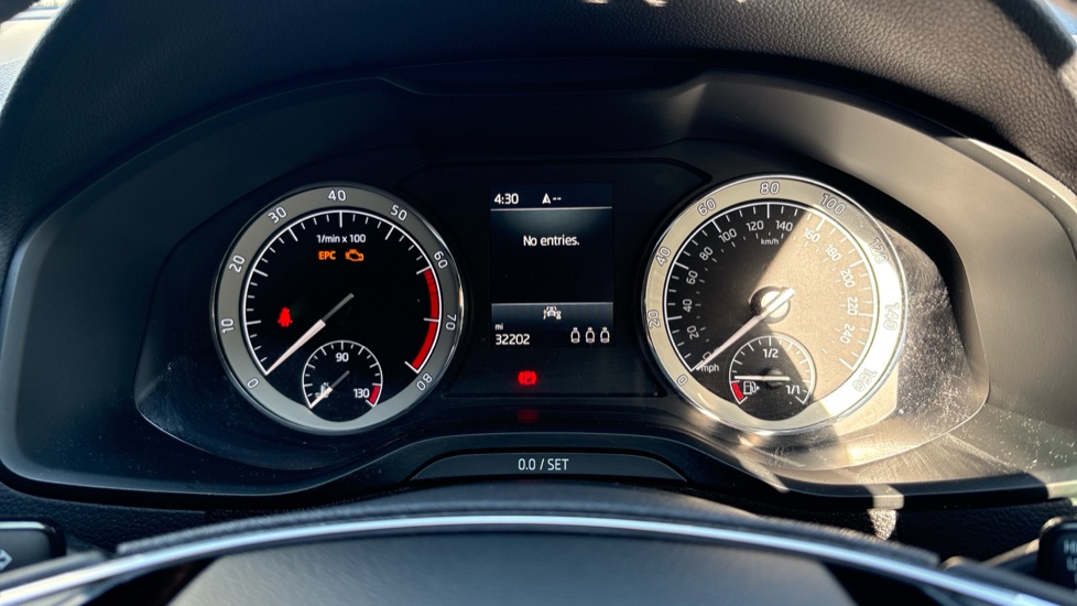 Skoda Karoq 1.0 TSI SE Drive 5dr Petrol Estate - Image 11