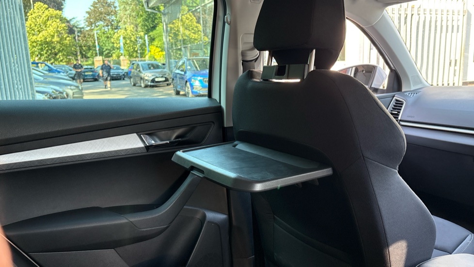 Skoda Karoq 1.0 TSI SE Drive 5dr Petrol Estate - Image 31