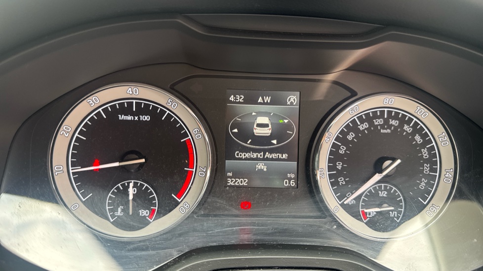 Skoda Karoq 1.0 TSI SE Drive 5dr Petrol Estate - Image 35