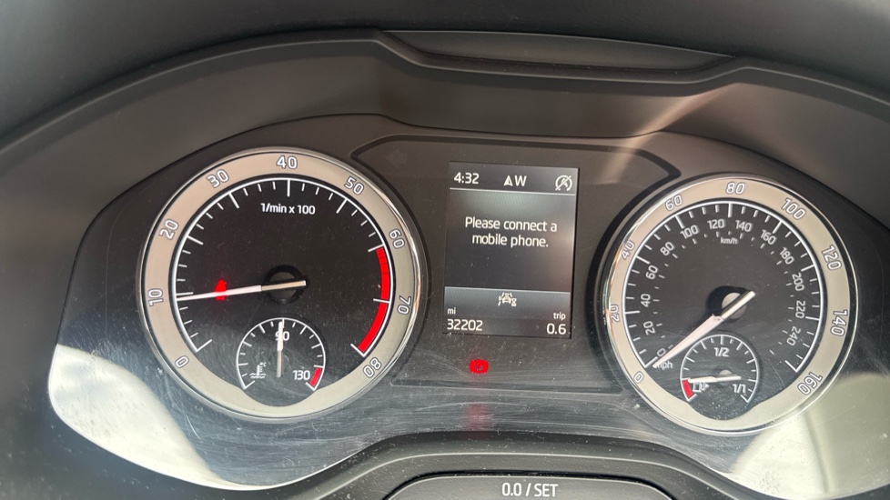 Skoda Karoq 1.0 TSI SE Drive 5dr Petrol Estate - Image 36