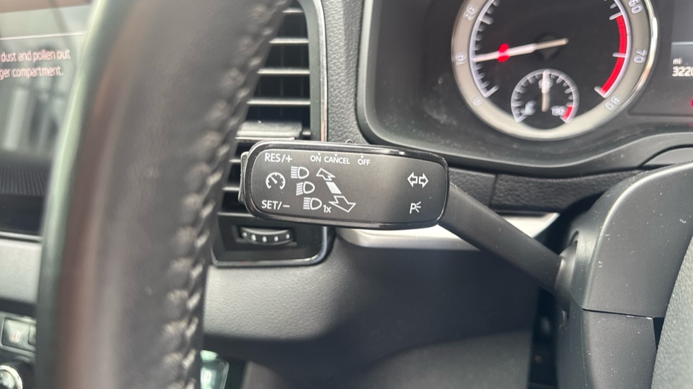 Skoda Karoq 1.0 TSI SE Drive 5dr Petrol Estate - Image 39