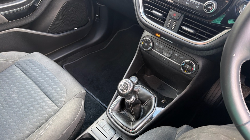 Ford Fiesta 1.0 EcoBoost Titanium 5dr Petrol Hatchback - Image 14