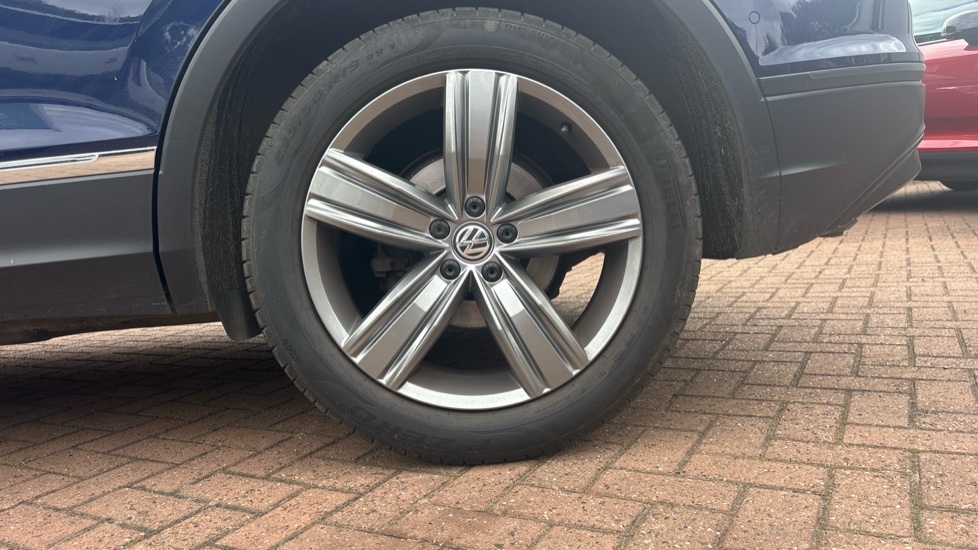 Volkswagen Tiguan 1.5 TSi EVO 150 Match 5dr DSG Petrol Estate - Image 5