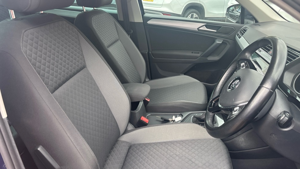 Volkswagen Tiguan 1.5 TSi EVO 150 Match 5dr DSG Petrol Estate - Image 15