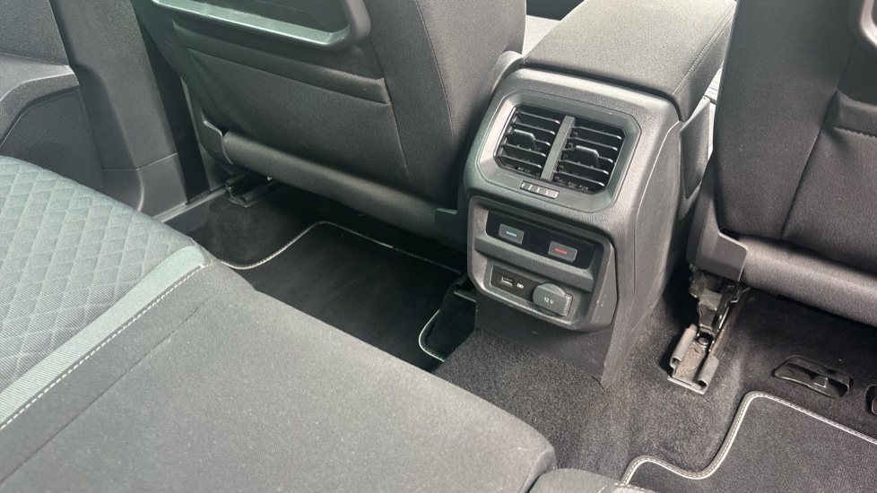 Volkswagen Tiguan 1.5 TSi EVO 150 Match 5dr DSG Petrol Estate - Image 31