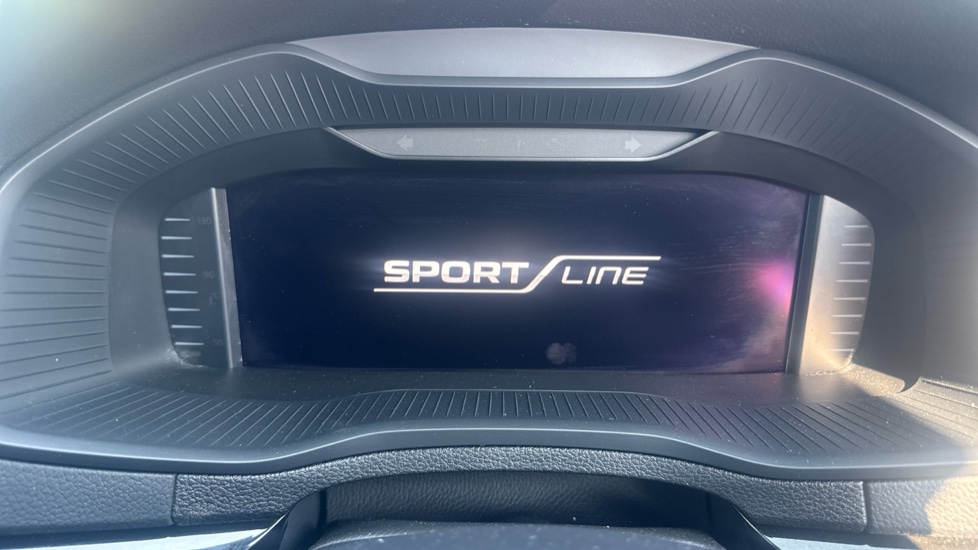 Skoda Karoq 1.5 TSI Sportline 5dr DSG Petrol Estate - Image 11