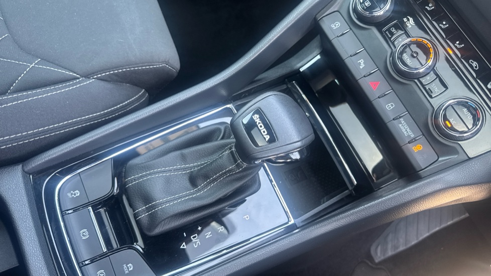 Skoda Karoq 1.5 TSI Sportline 5dr DSG Petrol Estate - Image 14