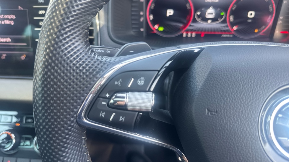 Skoda Karoq 1.5 TSI Sportline 5dr DSG Petrol Estate - Image 17