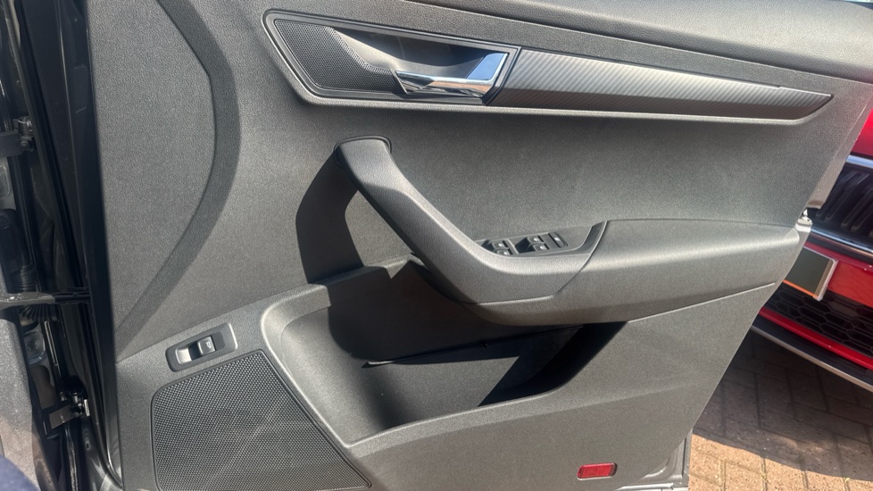 Skoda Karoq 1.5 TSI Sportline 5dr DSG Petrol Estate - Image 19
