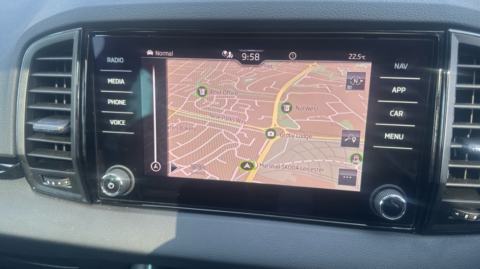 Skoda Karoq 1.5 TSI Sportline 5dr DSG Petrol Estate - Image 25