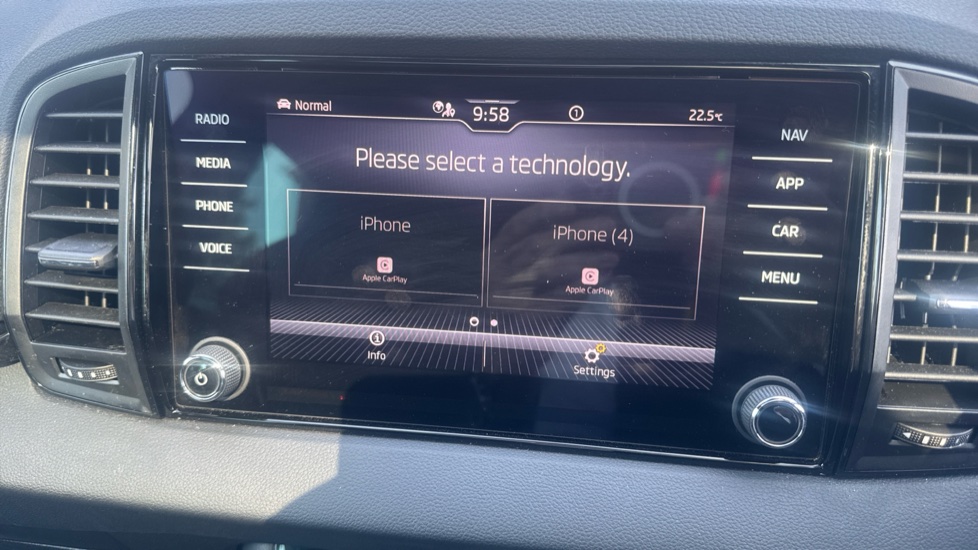Skoda Karoq 1.5 TSI Sportline 5dr DSG Petrol Estate - Image 26
