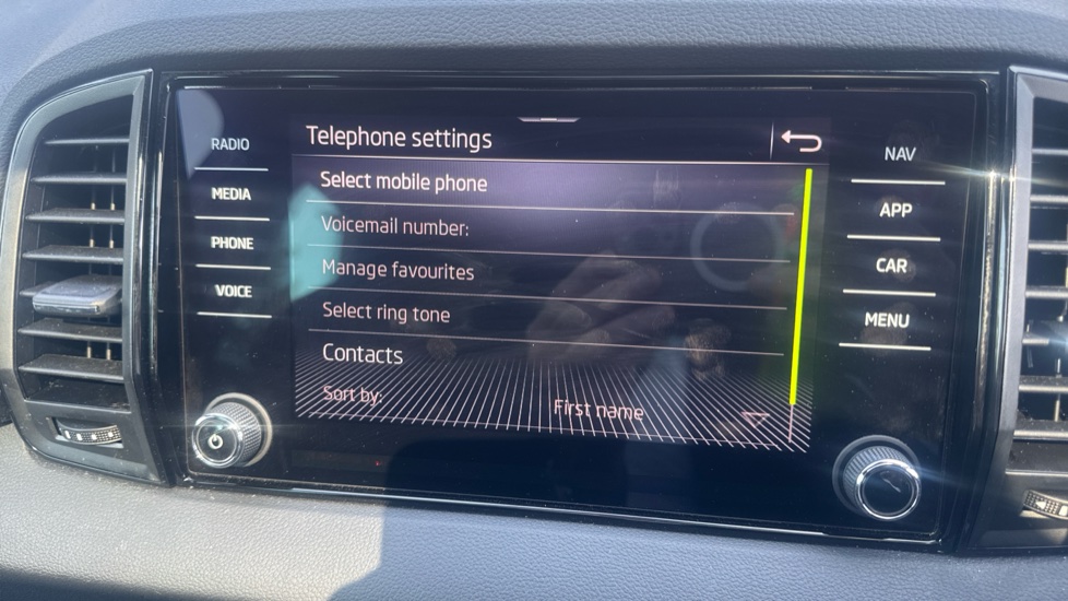 Skoda Karoq 1.5 TSI Sportline 5dr DSG Petrol Estate - Image 35