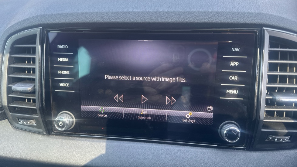 Skoda Karoq 1.5 TSI Sportline 5dr DSG Petrol Estate - Image 36