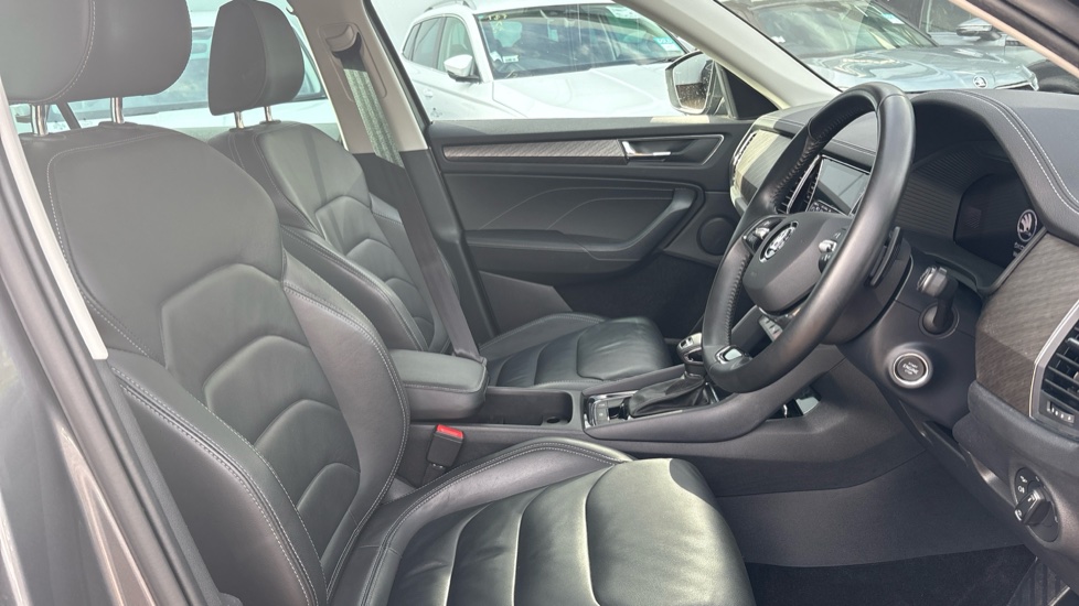Skoda Kodiaq 1.5 TSI SE L Executive 5dr DSG [7 Seat] Petrol Estate - Image 15