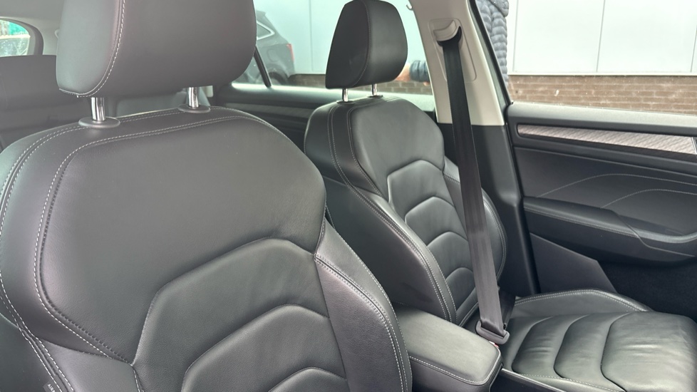 Skoda Kodiaq 1.5 TSI SE L Executive 5dr DSG [7 Seat] Petrol Estate - Image 31