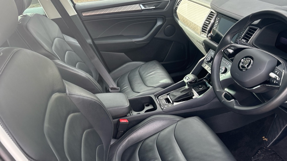 Skoda Kodiaq 1.5 TSI SE L Executive 5dr DSG [7 Seat] Petrol Estate - Image 32