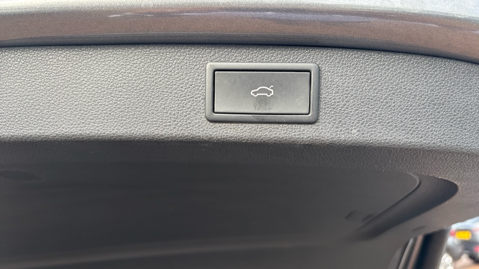 Skoda Kodiaq 1.5 TSI SE L Executive 5dr DSG [7 Seat] Petrol Estate - Image 37