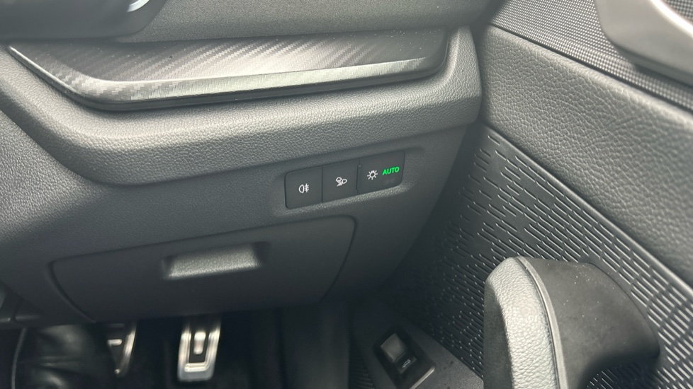 Skoda Octavia 2.0 TSI vRS 5dr DSG Petrol Hatchback - Image 30