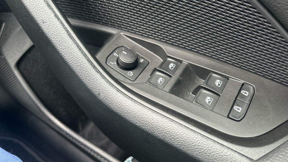 Skoda Octavia 2.0 TSI vRS 5dr DSG Petrol Hatchback - Image 31