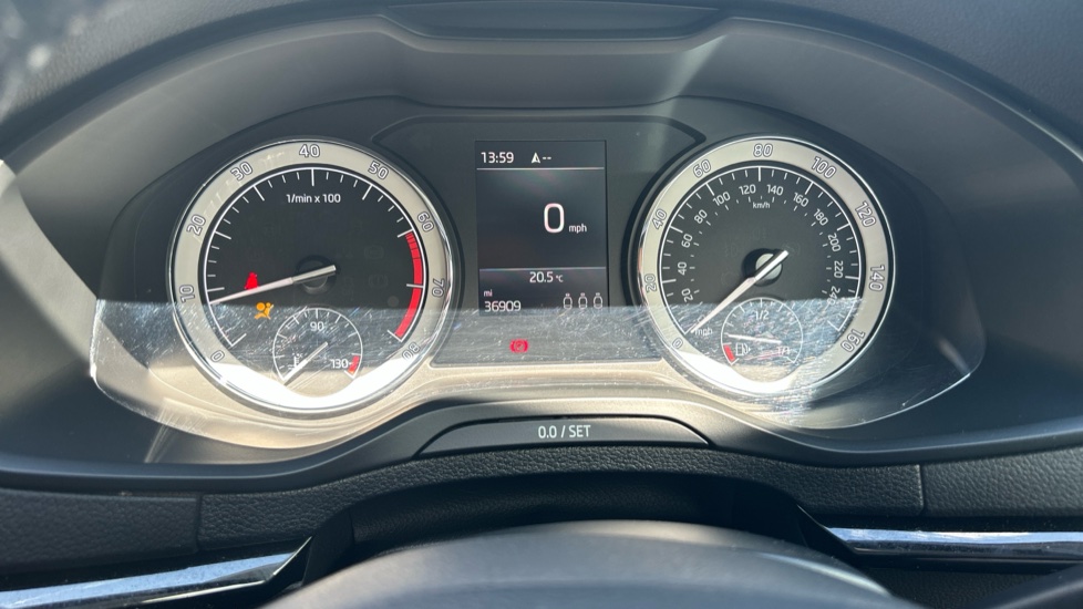 Skoda Karoq 1.5 TSI SE L 5dr Petrol Estate - Image 11