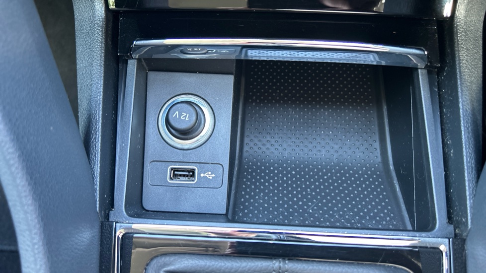 Skoda Karoq 1.5 TSI SE L 5dr Petrol Estate - Image 21
