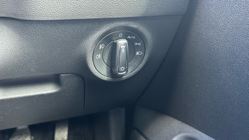 Skoda Karoq 1.5 TSI SE L 5dr Petrol Estate - Image 27