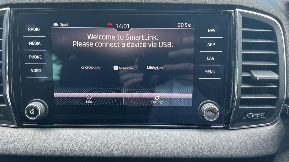 Skoda Karoq 1.5 TSI SE L 5dr Petrol Estate - Image 33