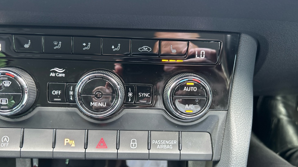 Skoda Karoq 1.5 TSI SE L 5dr Petrol Estate - Image 37