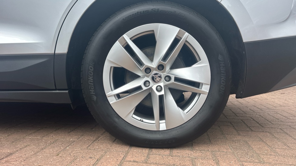 Skoda Enyaq 210kW 85 Edition 82kWh 5dr Auto Electric Estate - Image 5