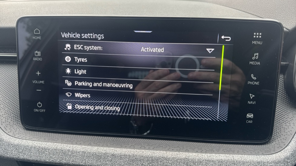 Skoda Scala 1.0 TSI 116 SE Edition 5dr DSG Petrol Hatchback - Image 28